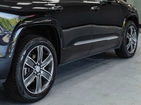 Used 2017 GMC Acadia Denali w/ Technology Package AWD/4WD image 37