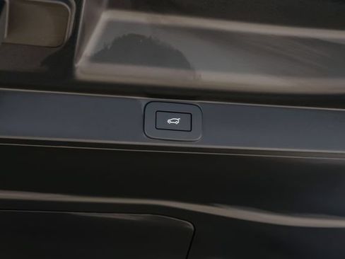 New 2026 Land Rover Range Rover Long Wheelbase SE AWD/4WD image 65