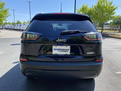 Used 2020 Jeep Cherokee Latitude FWD image 8