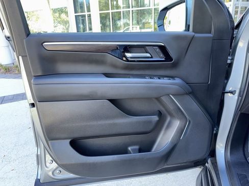 Used 2025 Chevrolet Suburban LS image 16