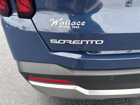 New 2025 Kia Sorento S image 6