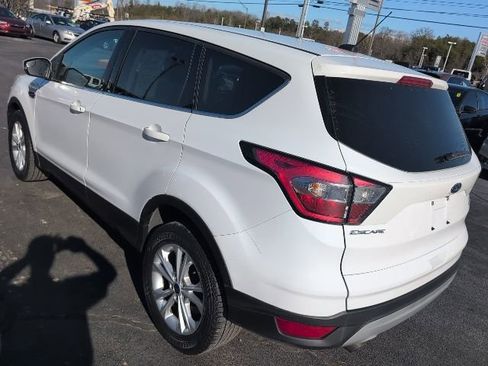 Used 2017 Ford Escape SE AWD/4WD image 6
