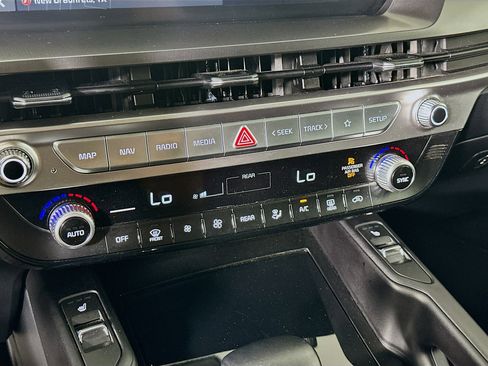 Used 2025 Kia Telluride S image 24