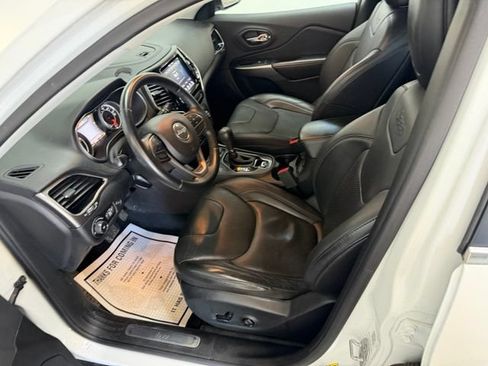 Used 2019 Jeep Cherokee Limited AWD/4WD image 17