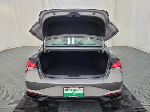 Used 2021 Hyundai Elantra SE FWD image 29