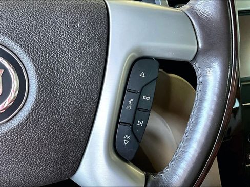 Used 2013 Cadillac Escalade Luxury RWD image 24
