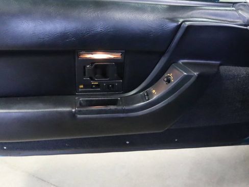 Used 1992 Chevrolet Corvette Coupe image 17