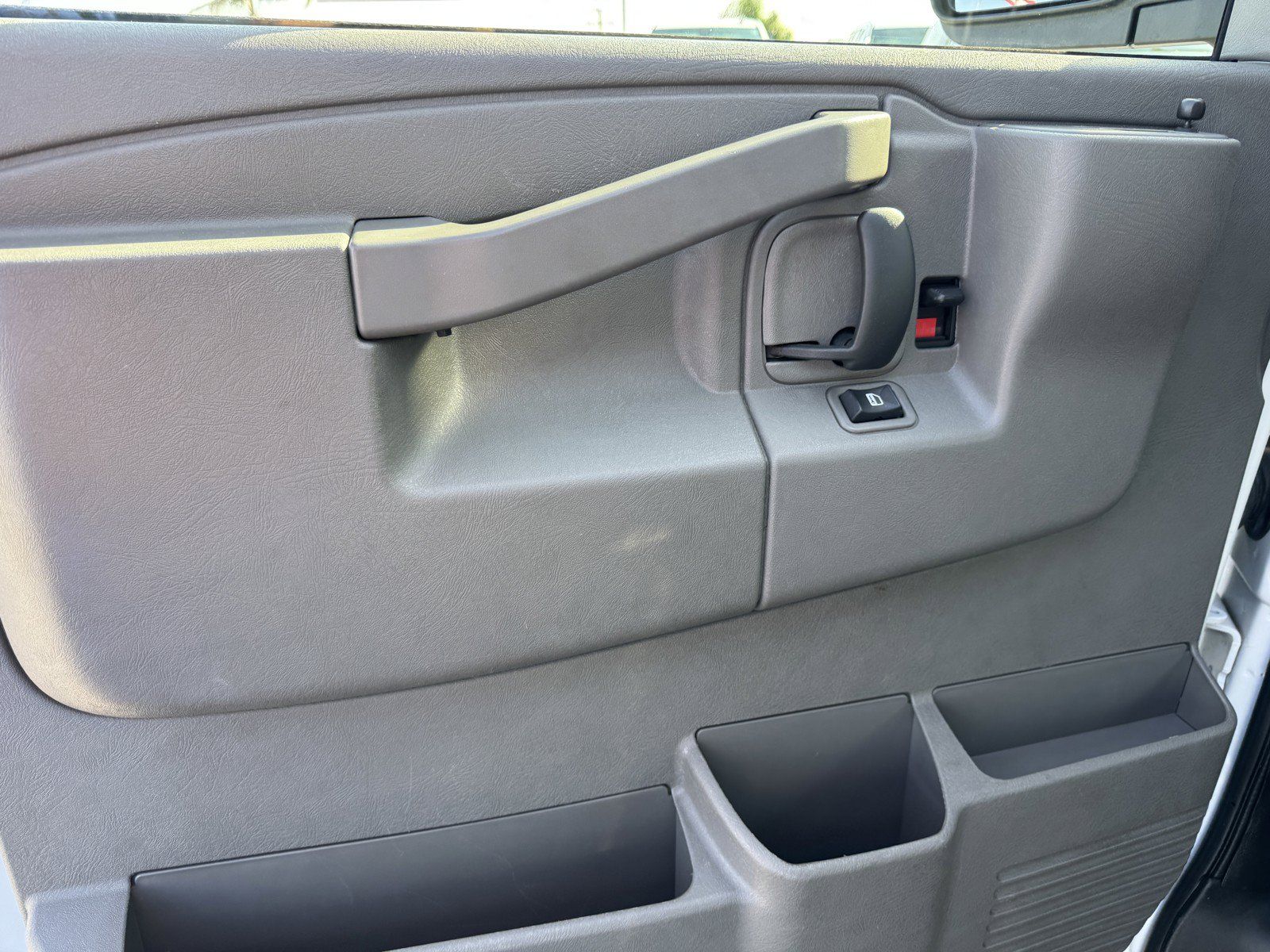 Used 2025 GMC Savana 2500 w/ Driver Convenience Package RWD image 16