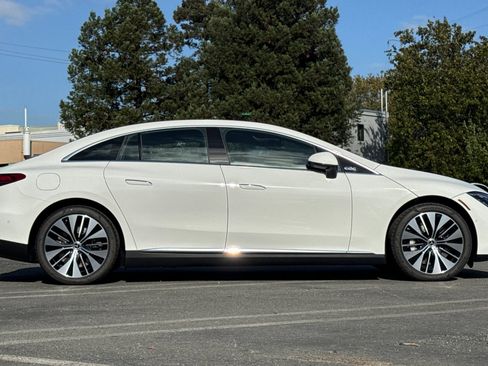 New 2026 Mercedes-Benz EQE 320 4MATIC Sedan image 8