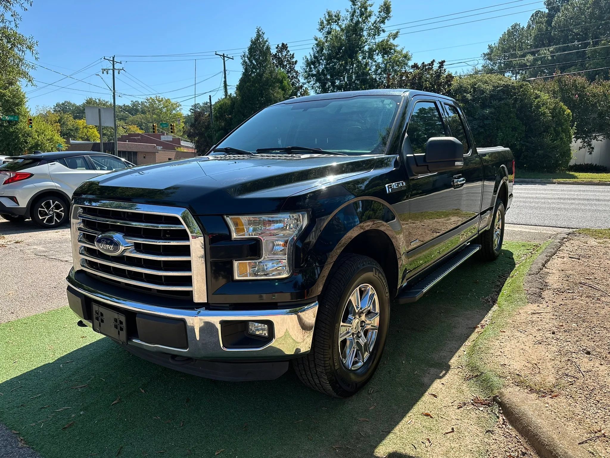 Used 2016 Ford F150 XLT w/ Equipment Group 301A Mid AWD/4WD image 2