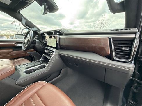 Used 2025 GMC Sierra 2500 Denali Ultimate w/ Snow Plow Prep/Camper Package image 30