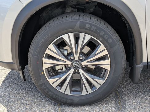 Used 2023 Nissan Rogue SV image 13