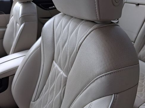 Used 2023 Buick Envision Avenir FWD image 19