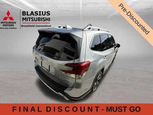 Used 2023 Subaru Forester Touring AWD/4WD image 12