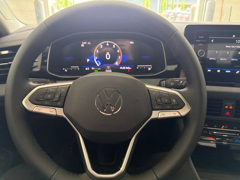 New 2026 Volkswagen Jetta SE FWD image 10