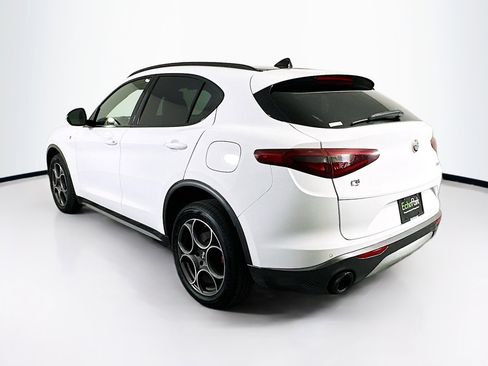 Used 2022 Alfa Romeo Stelvio Ti image 5