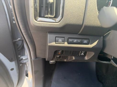 Used 2026 Nissan Frontier SV w/ SV Convenience Package AWD/4WD image 19