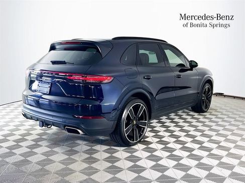 Used 2022 Porsche Cayenne AWD/4WD image 7