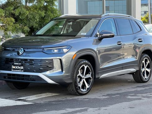 New 2026 Volkswagen Tiguan SE AWD/4WD image 8