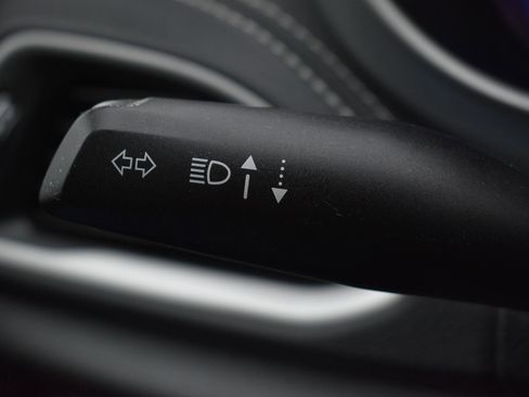 Used 2023 Chrysler Pacifica Touring FWD image 24