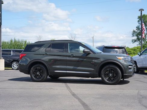 Used 2024 Ford Explorer XLT w/ Equipment Group 202A AWD/4WD image 2