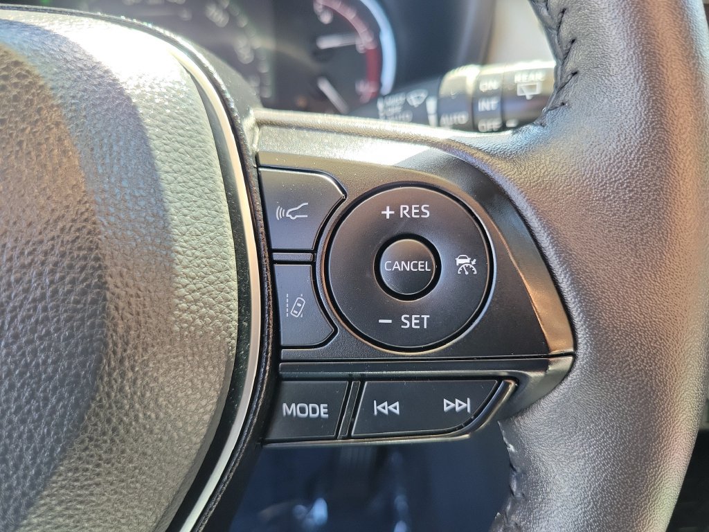 Used 2025 Toyota RAV4 XLE w/ Convenience Package FWD image 28