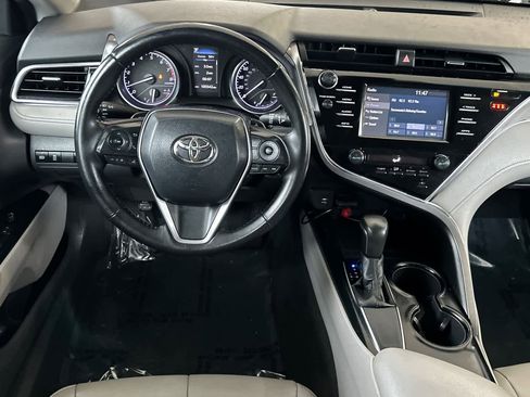 Used 2018 Toyota Camry SE w/ Moonroof Package image 15