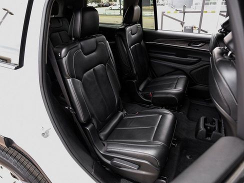 Used 2023 Jeep Grand Cherokee L Limited image 46