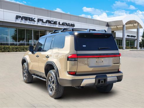 Certified 2025 Lexus GX 550 image 4