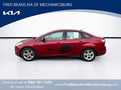 Used 2014 Ford Focus SE w/ SE Winter Package FWD image 4