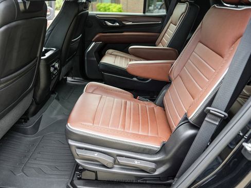 Used 2024 GMC Yukon Denali Ultimate w/ LPO, Floor Liner Package AWD/4WD image 28
