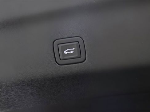 Used 2024 Cadillac Escalade ESV Sport Platinum w/ LPO, ONYX Package image 34