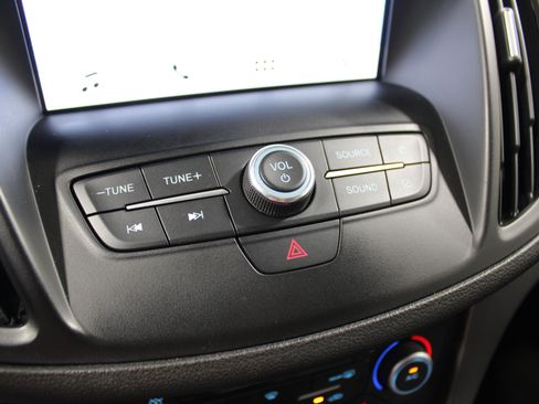 Used 2019 Ford Escape SE FWD image 25