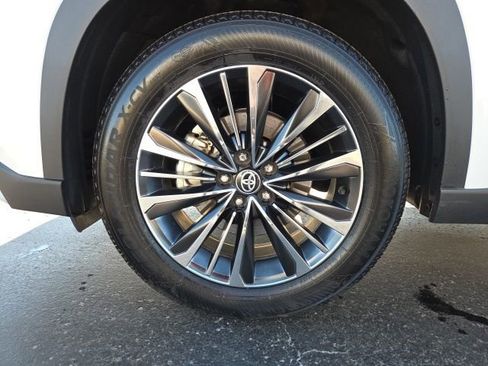 Used 2026 Toyota Grand Highlander AWD Hybrid image 30