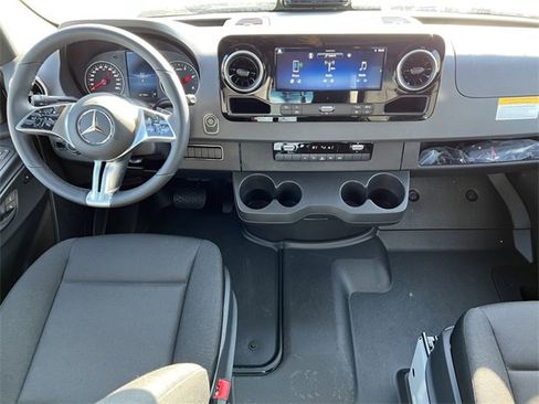New 2025 Mercedes-Benz Sprinter 2500 image 4