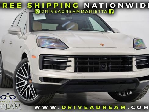 Used 2025 Porsche Cayenne E-Hybrid image 2