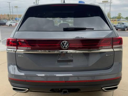 Used 2025 Volkswagen Atlas SEL AWD/4WD image 4
