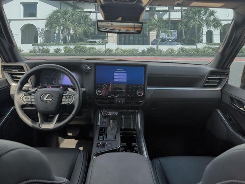 Certified 2025 Lexus GX 550 AWD/4WD image 26