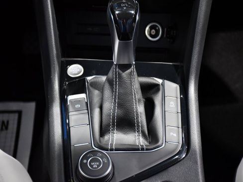 New 2026 Volkswagen Taos SE image 21