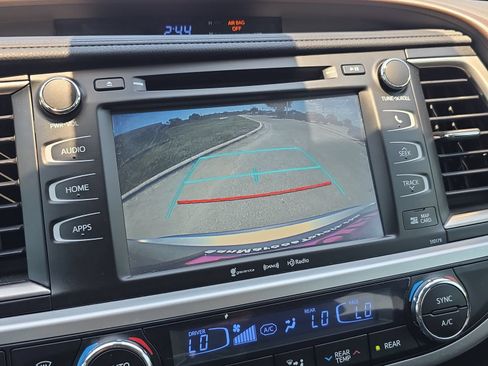 Used 2017 Toyota Highlander XLE FWD image 20