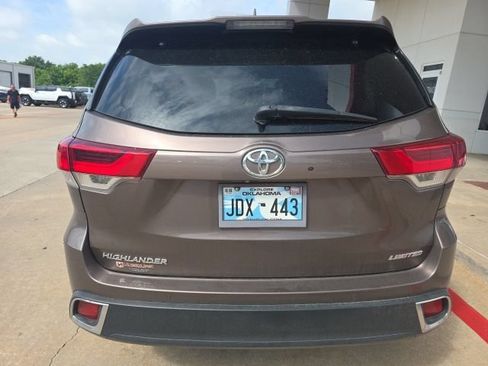 Used 2019 Toyota Highlander Limited FWD image 5