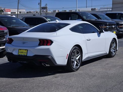 Certified 2026 Ford Mustang Coupe image 5