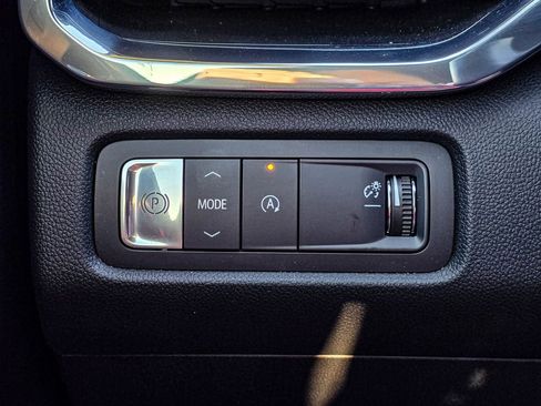 Used 2025 GMC Acadia Elevation FWD image 29