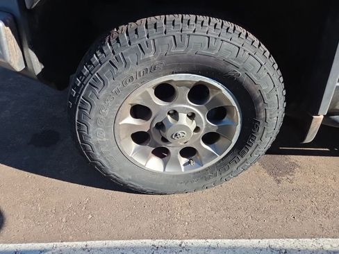 Used 2011 Toyota FJ Cruiser 4WD w/ Upgrade Pkg image 10