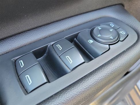 Used 2020 GMC Terrain SLE image 17