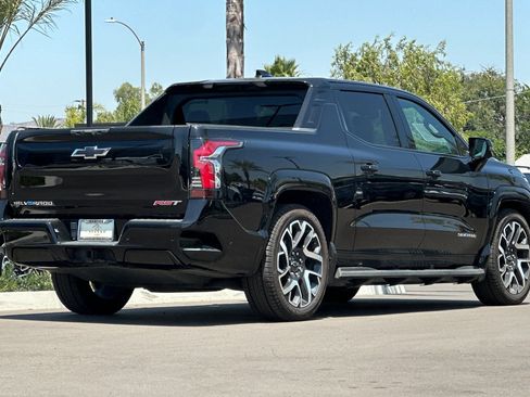Used 2024 Chevrolet Silverado EV RST AWD/4WD image 4