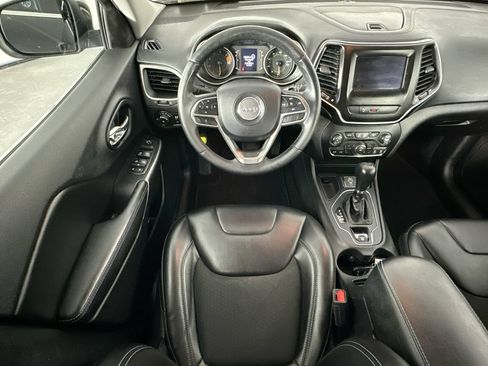 Used 2019 Jeep Cherokee Latitude Plus FWD image 9