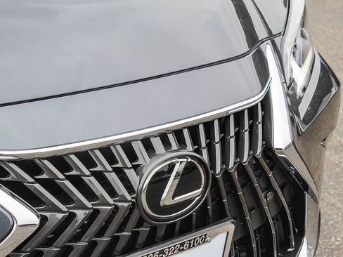 Used 2025 Lexus ES 300h w/ Premium Package image 9