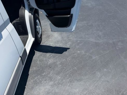 Used 2017 RAM ProMaster 2500 w/ Premium Appearance Group FWD image 17