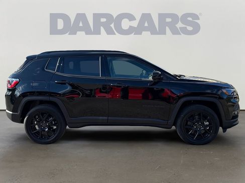 New 2026 Jeep Compass Latitude image 8